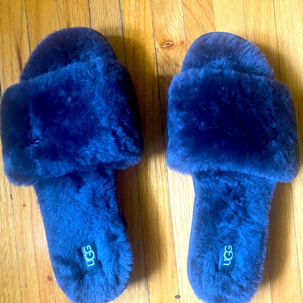 Ugg Women’s Cozette slippers size 7